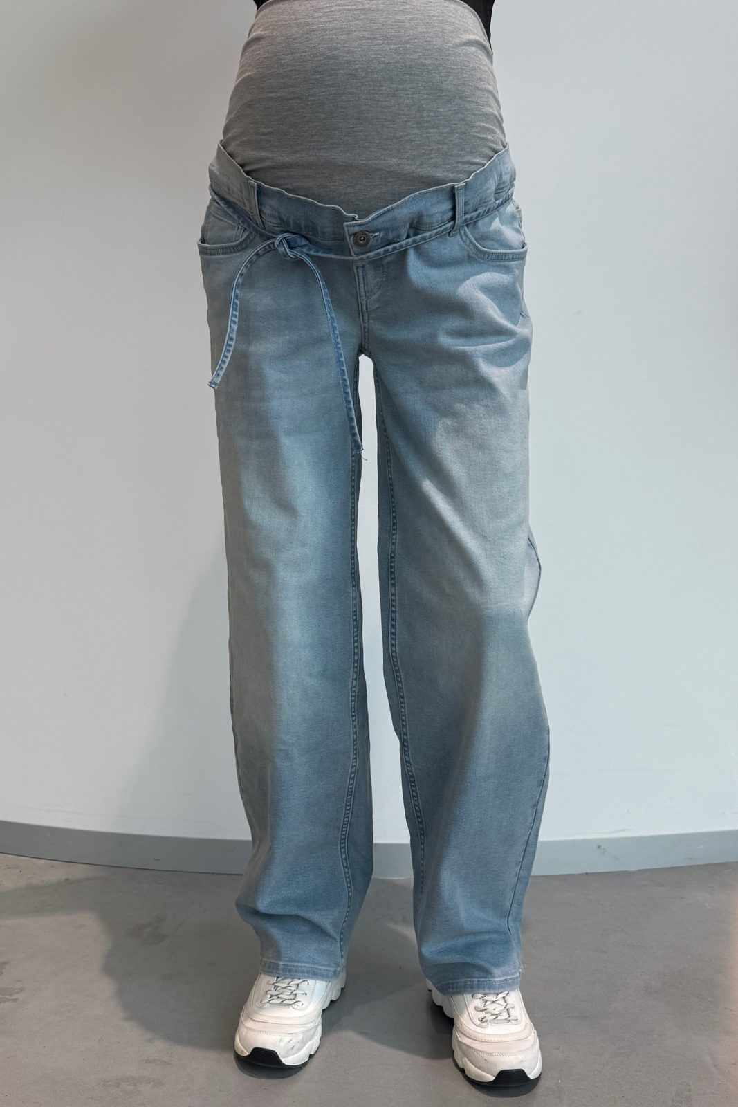 Love2wait Jeans Kate Light Wash - Image 1