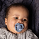 Difrax Dynamic Snuð Prime 0-6 mánaða 2 í boxi - Baby blue/Blue - Image 3