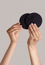 Carriwell washable cotton breastpads black - Image 3